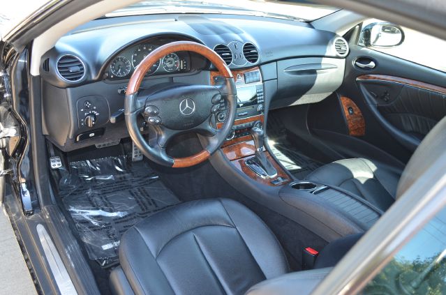 Mercedes-Benz CLK-Class 2009 photo 9