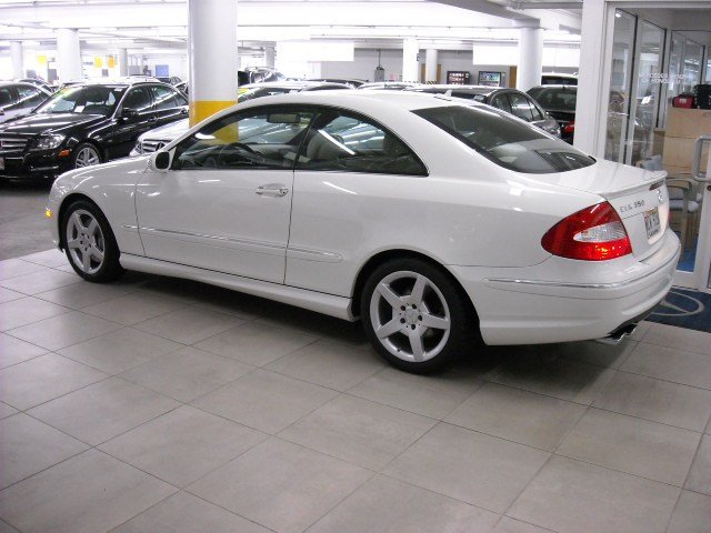 Mercedes-Benz CLK-Class 2009 photo 3