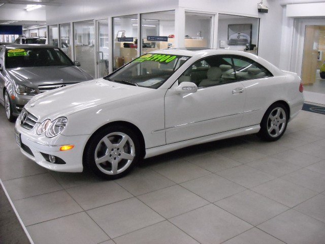 Mercedes-Benz CLK-Class 2009 photo 4