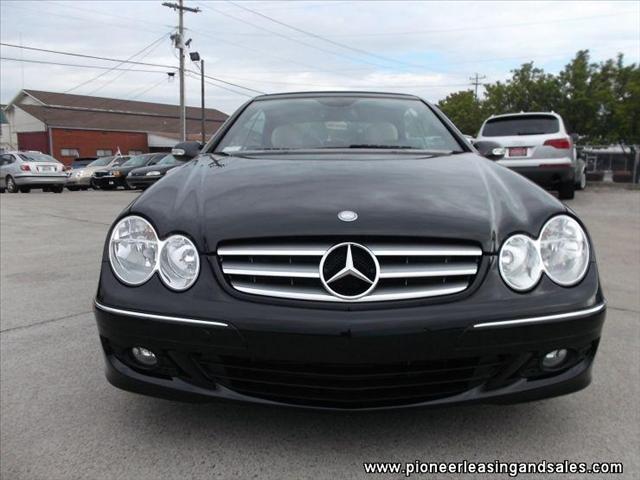 Mercedes-Benz CLK-Class 2009 photo 4