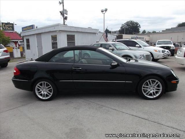 Mercedes-Benz CLK-Class 2009 photo 5