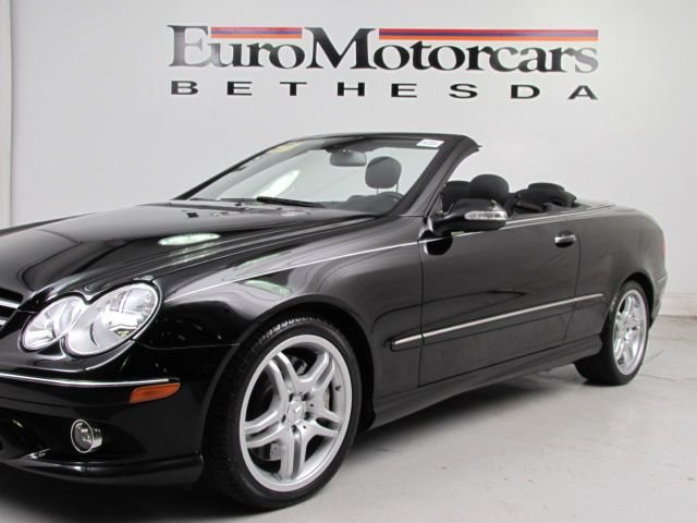 Mercedes-Benz CLK-Class 2009 photo 2