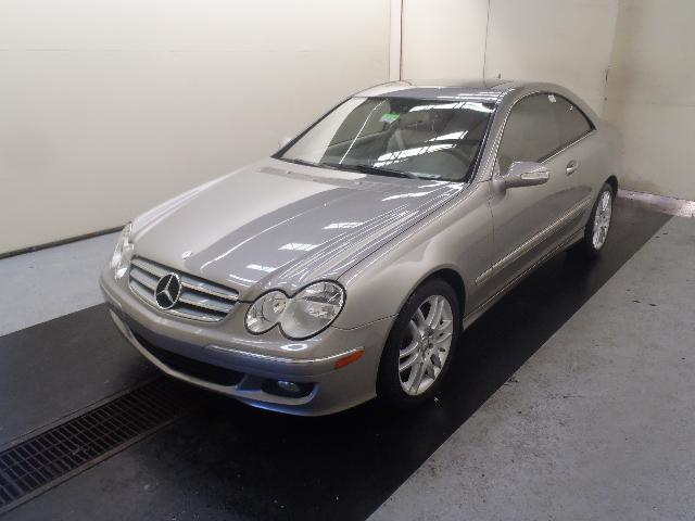 Mercedes-Benz CLK-Class 2009 photo 2