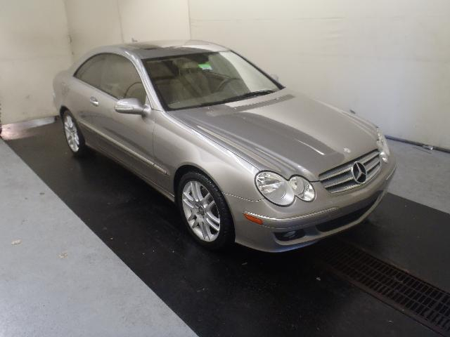 Mercedes-Benz CLK-Class 2009 photo 4