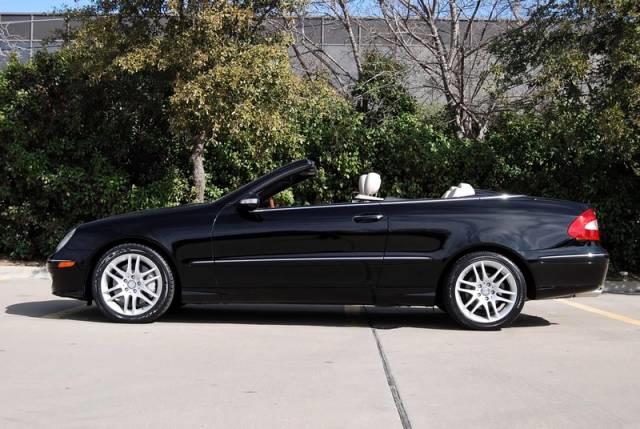 Mercedes-Benz CLK-Class 2009 photo 0