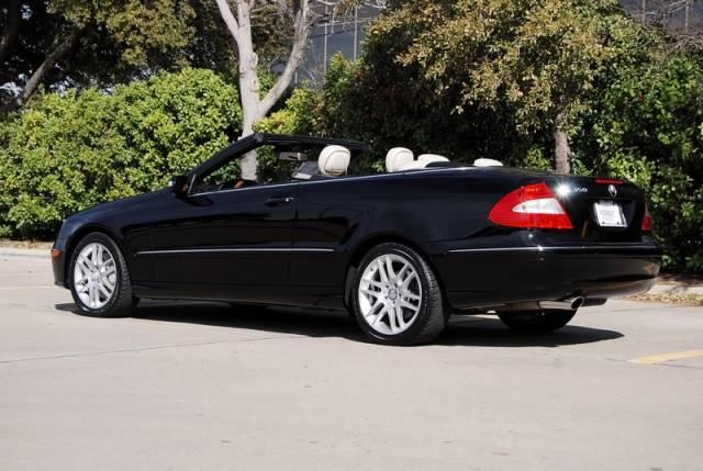 Mercedes-Benz CLK-Class 2009 photo 3
