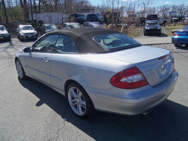 Mercedes-Benz CLK-Class 2009 photo 4