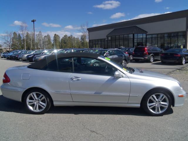 Mercedes-Benz CLK-Class 2009 photo 5