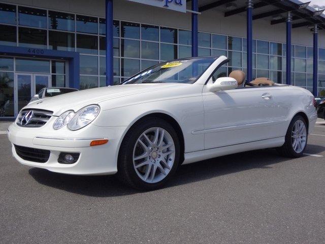 Mercedes-Benz CLK-Class 2009 photo 5