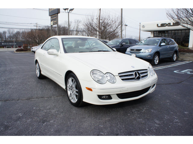 Mercedes-Benz CLK-Class 2009 photo 3