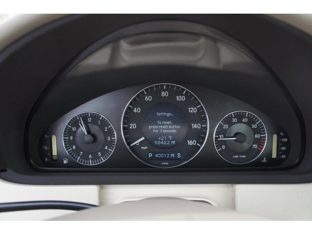 Mercedes-Benz CLK-Class 2009 photo 5