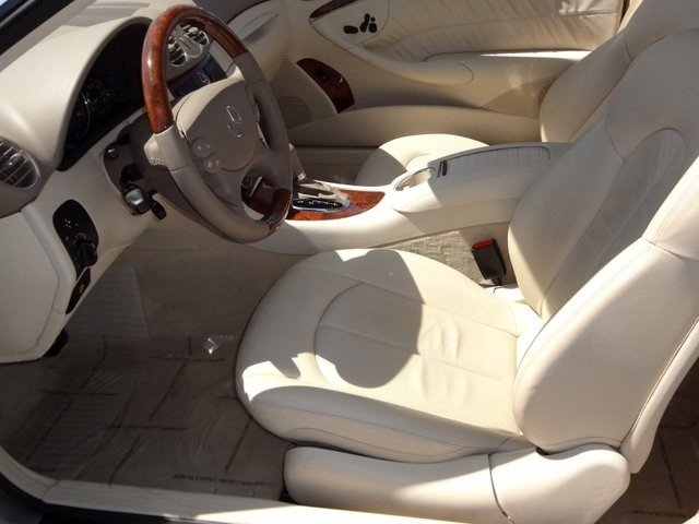 Mercedes-Benz CLK-Class 2009 photo 3