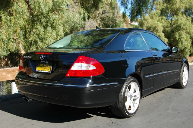 Mercedes-Benz CLK-Class 2009 photo 1