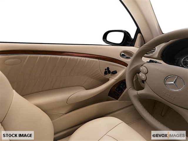 Mercedes-Benz CLK-Class 2009 photo 3
