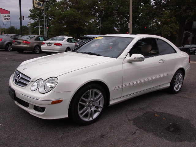 Mercedes-Benz CLK-Class 2009 photo 1