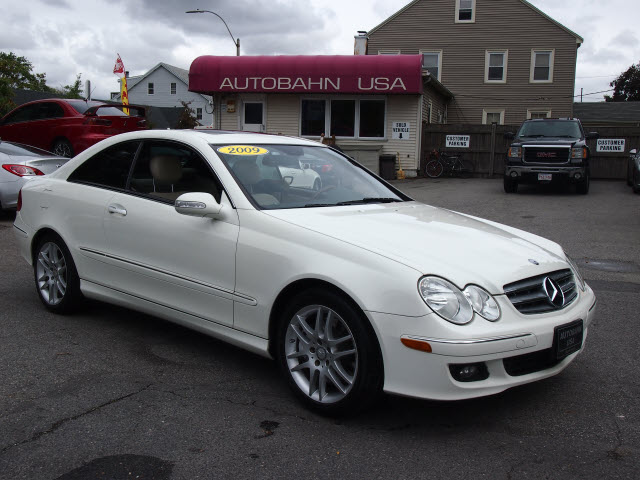 Mercedes-Benz CLK-Class 2009 photo 4