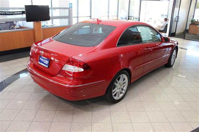 Mercedes-Benz CLK-Class 2009 photo 1