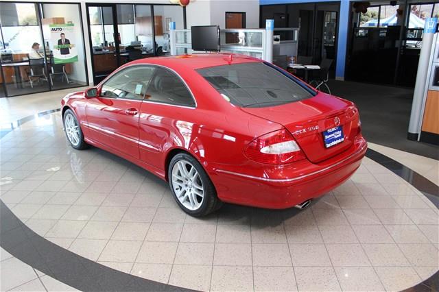 Mercedes-Benz CLK-Class 2009 photo 3