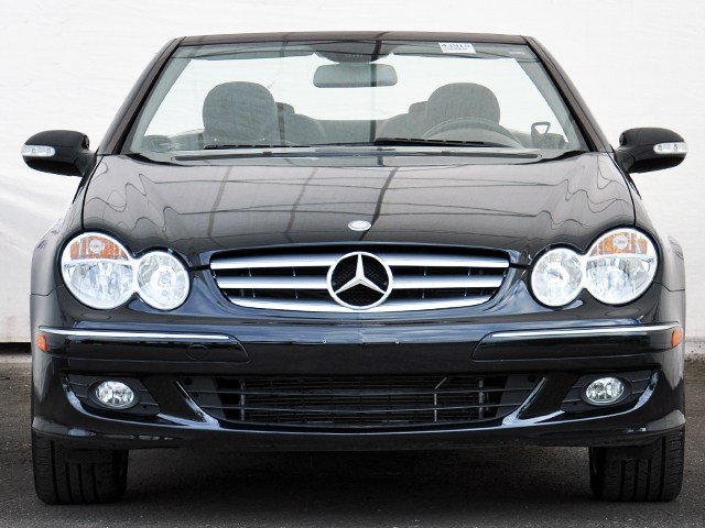 Mercedes-Benz CLK-Class 2009 photo 2
