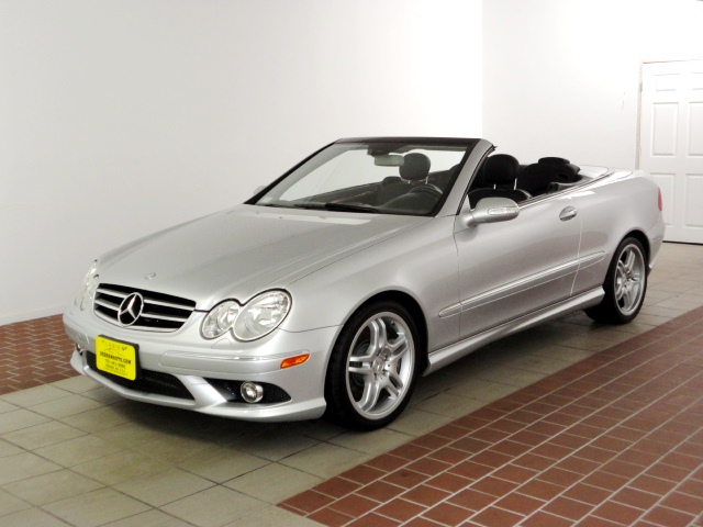 Mercedes-Benz CLK-Class 2009 photo 2