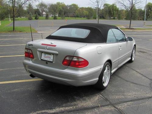 Mercedes-Benz CLK Class 2000 photo 2
