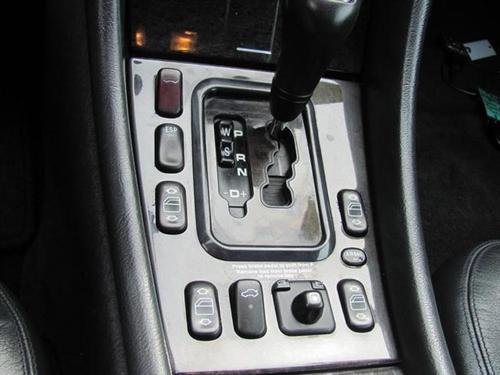 Mercedes-Benz CLK Class 2000 photo 3