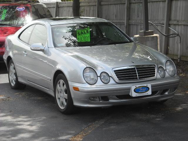Mercedes-Benz CLK Class 2001 photo 3