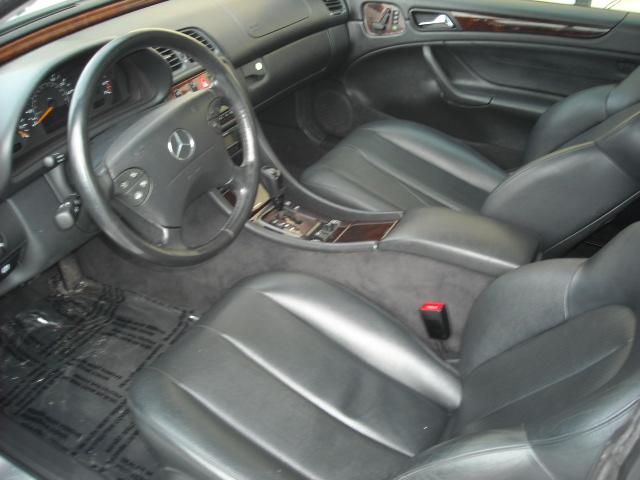 Mercedes-Benz CLK Class 2001 photo 2