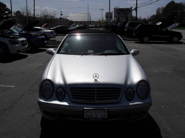 Mercedes-Benz CLK Class 2001 photo 1