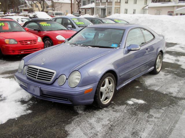 Mercedes-Benz CLK Class 2001 photo 1