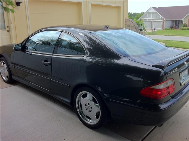 Mercedes-Benz CLK Class 2001 photo 2