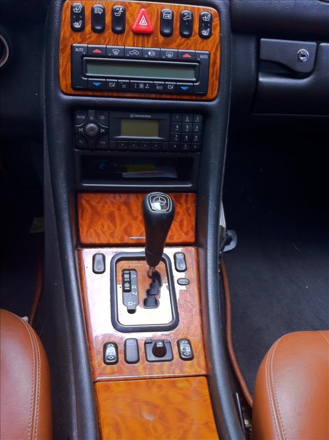 Mercedes-Benz CLK Class 2001 photo 3