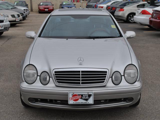 Mercedes-Benz CLK Class 2001 photo 3