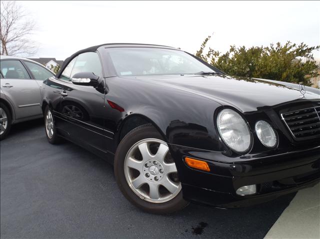 Mercedes-Benz CLK Class 2001 photo 4