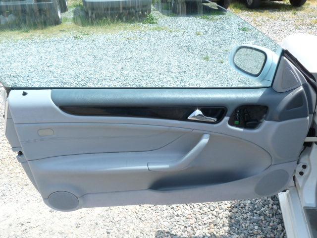 Mercedes-Benz CLK Class 2001 photo 5