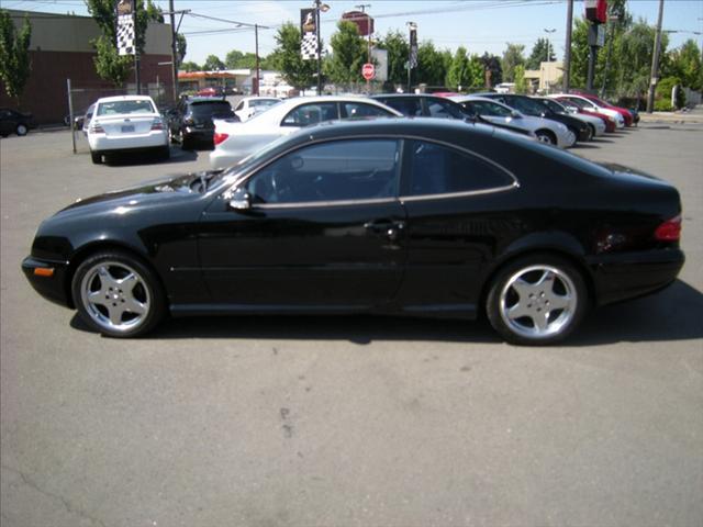 Mercedes-Benz CLK Class 2001 photo 1