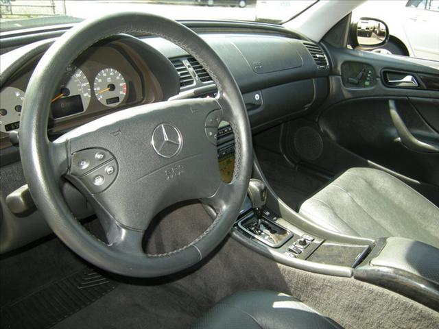 Mercedes-Benz CLK Class 2001 photo 3