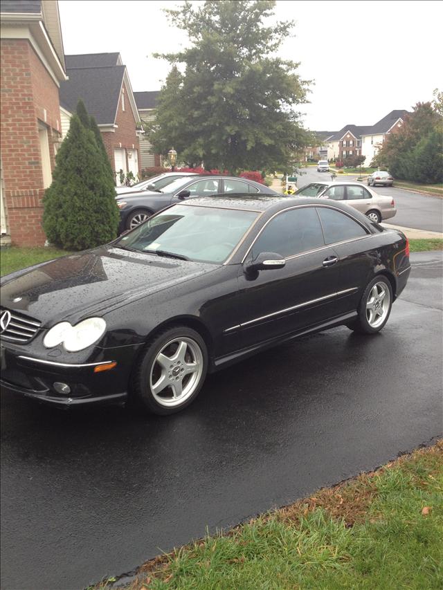 Mercedes-Benz CLK Class Clean Carfax ONE Owner Coupe