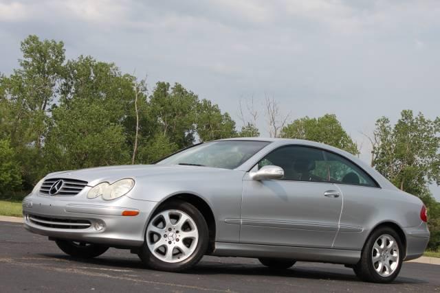 Mercedes-Benz CLK Class 2004 photo 2