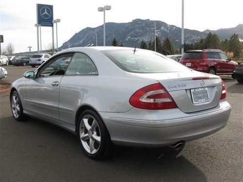 Mercedes-Benz CLK Class 2005 photo 2
