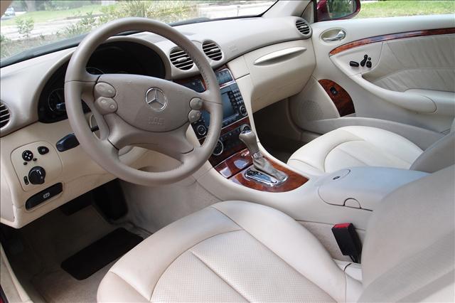 Mercedes-Benz CLK Class 2005 photo 4