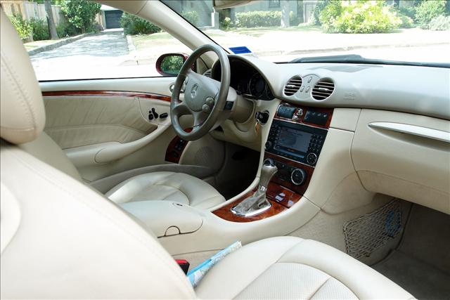 Mercedes-Benz CLK Class 2005 photo 5