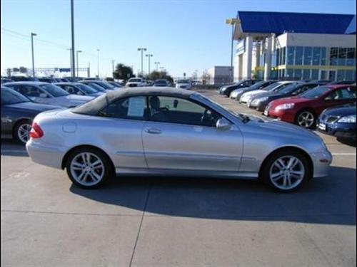 Mercedes-Benz CLK Class 2006 photo 3