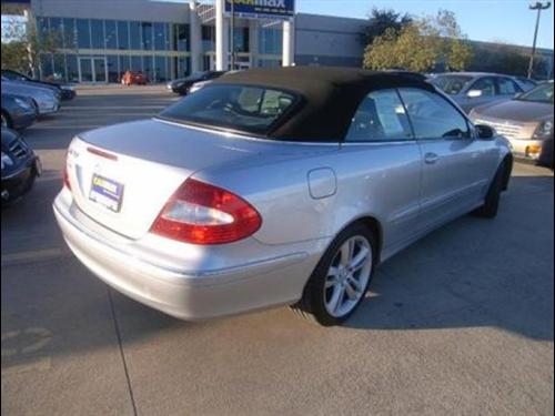 Mercedes-Benz CLK Class 2006 photo 4