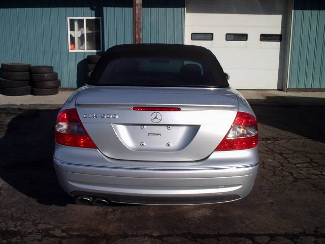 Mercedes-Benz CLK Class 2006 photo 3