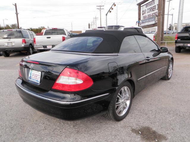 Mercedes-Benz CLK Class 2006 photo 1