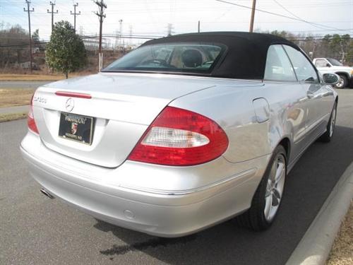Mercedes-Benz CLK Class 2006 photo 2