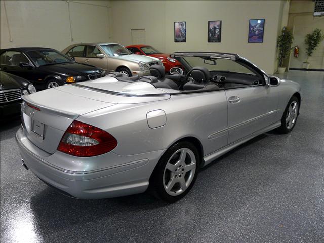 Mercedes-Benz CLK Class 2006 photo 2