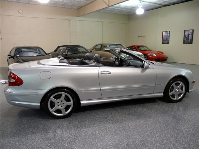 Mercedes-Benz CLK Class 2006 photo 3