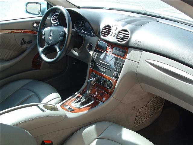 Mercedes-Benz CLK Class 2006 photo 3